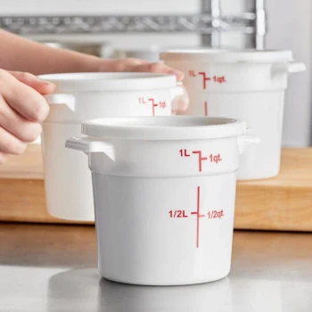 Choice 1 Qt. White Round Polypropylene Food Storage Container with Lid - 12/Case