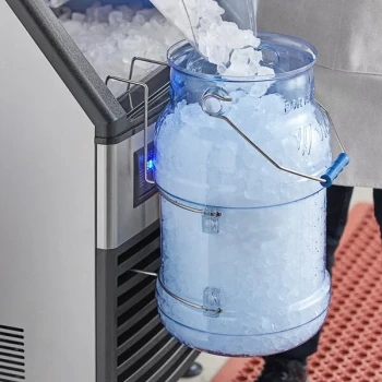 Vigor 6 Gallon Blue Polycarbonate Ice Tote with Lid and Hanger