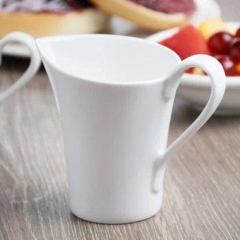 Schonwald 9135015 Fine Dining 5.5 oz. Continental White Porcelain Creamer - 6/Case