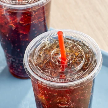Choice Clear Plastic Flat Lid with Straw Slot 42 oz. - 500/Case