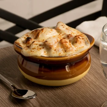 Tuxton B6S-1203 12 oz. Two Tone China Onion Soup Crock - 12/Case