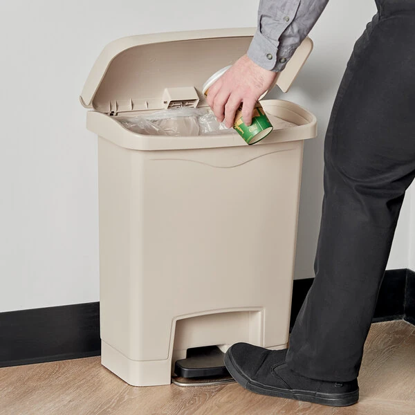 Rubbermaid® 1883456 Slim Jim Resin Beige Rectangular Front Step-On Trash Can - 32 Qt. / 8 Gallon