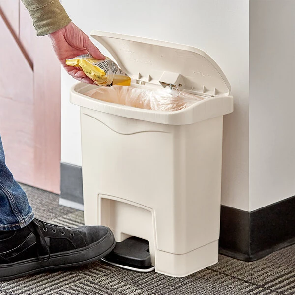 Rubbermaid® 1883455 Slim Jim Resin Beige Rectangular Front Step-On Trash Can - 16 Qt. / 4 Gallon