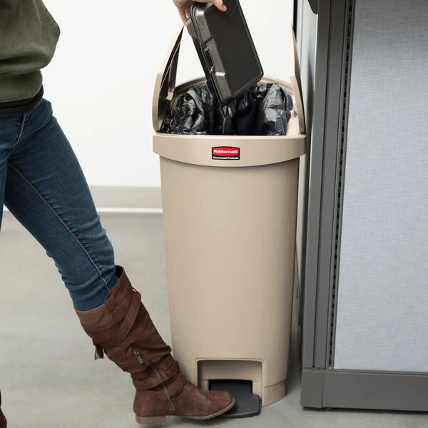 Rubbermaid® 1883459 Slim Jim Resin Beige End Step-On Rectangular Trash Can with Rigid Plastic Liner - 52 Qt. / 13 Gallon