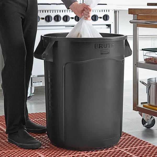Rubbermaid® 1867531 BRUTE 32 Gallon Black Executive Round Trash Can