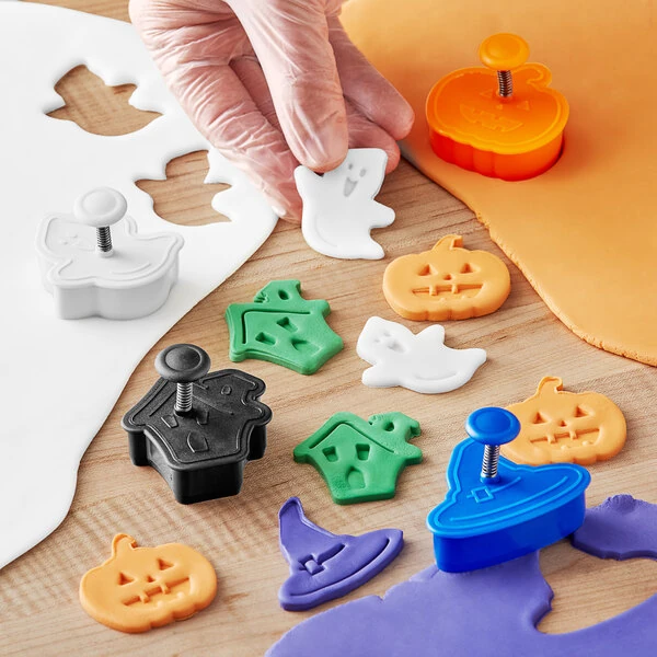 Ateco 1992 4-Piece Plastic Halloween Plunger Cutter Set