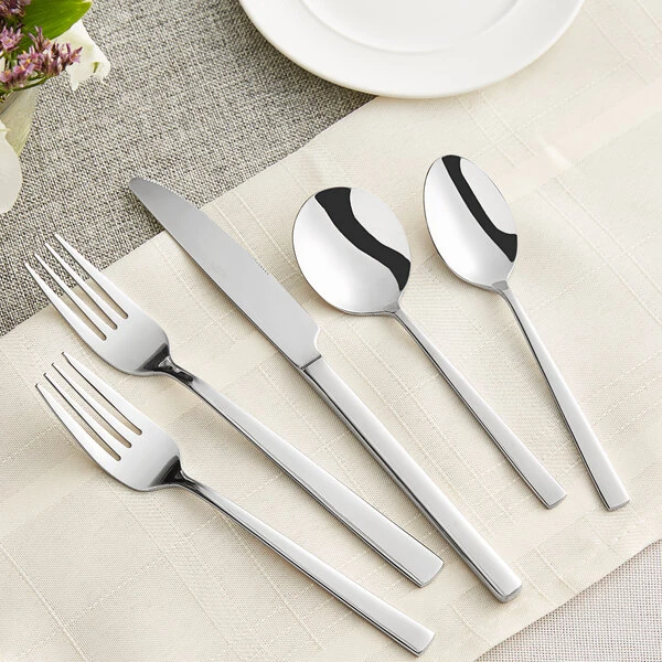 Acopa Penn Square 18/0 Stainless Steel Heavy Weight Flatware 5-Piece Set - Sample