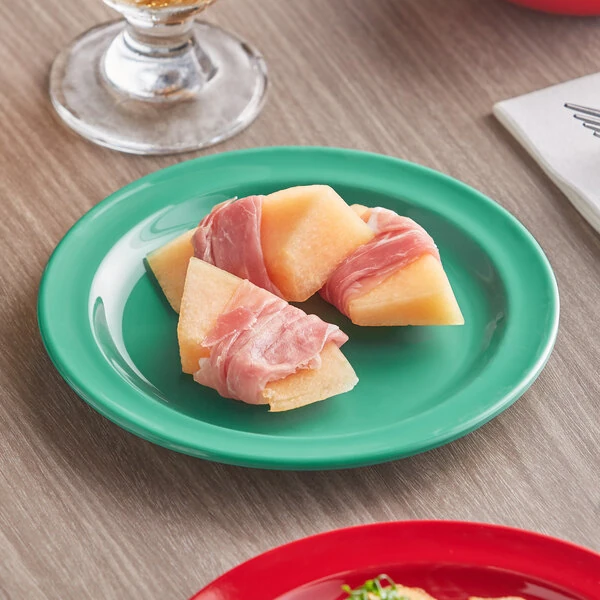 Acopa Foundations 6 1/2" Green Narrow Rim Melamine Plate - 12/Case