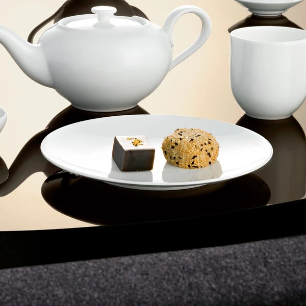 Villeroy & Boch 16-3272-2651 Stella Hotel 8 1/4" White Bone Porcelain Flat Coupe Plate - 6/Case