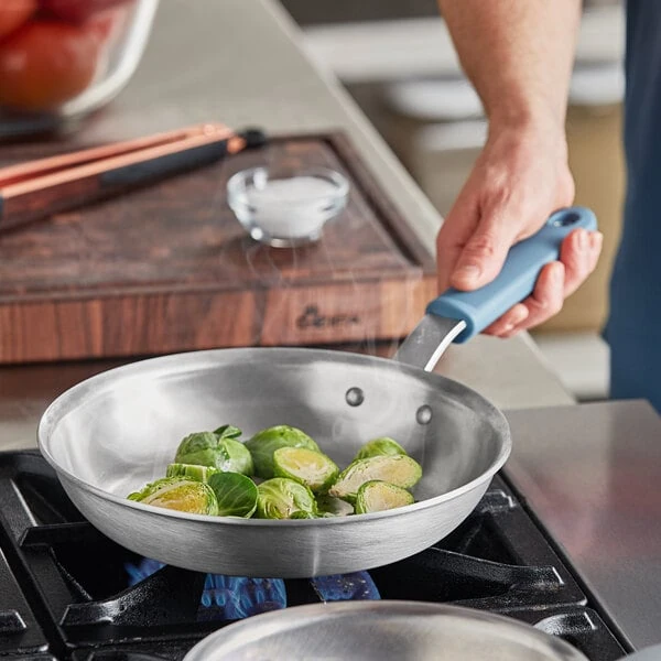 Vigor A3000 Series 10" Aluminum Fry Pan with Silicone Grip