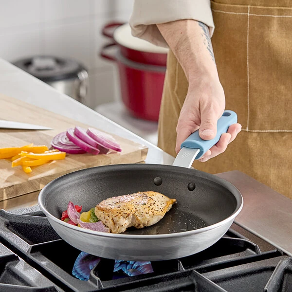 Vigor A3000 Series 10" Aluminum Fry Pan with Non-Stick QuanTanium® Coating and Silicone Grip