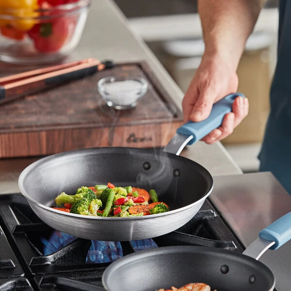 Vigor A3000 Series 10" Aluminum Fry Pan with Non-Stick Eclipse Coating and Silicone Grip