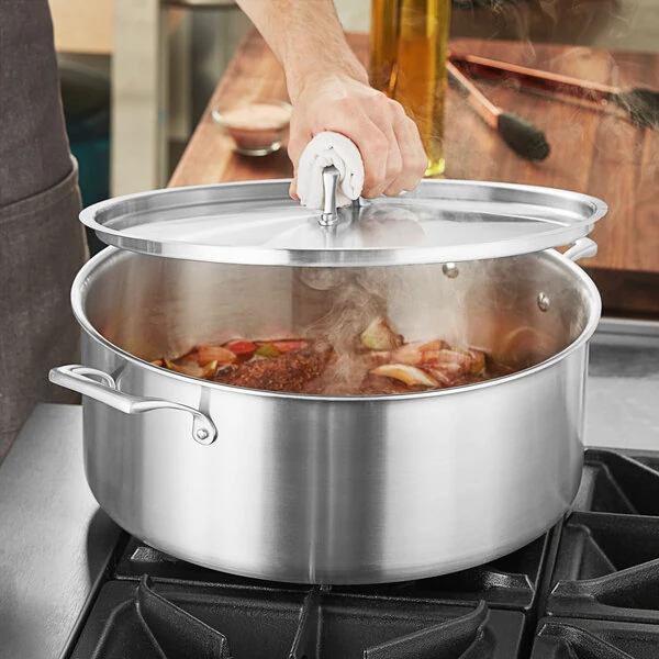 Vigor SS3 Series 16 Qt. Tri-Ply Stainless Steel Brazier with Cover