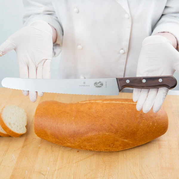 Victorinox 5.2930.26-X2 10 1/4" Serrated Edge Bread Knife with Wood Handle