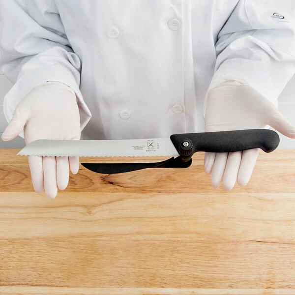 Mercer Culinary M13613 MercerSlice 8 1/4" Serrated Knife with Right-Hand Slicing Guide