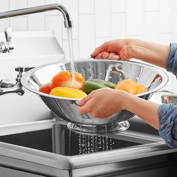 Thunder Group 13 Qt. Stainless Steel Colander with Base and Handles SLIL004