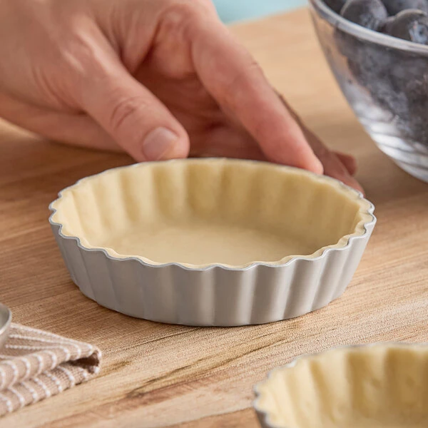 Fat Daddio's PFT-425 ProSeries 4 1/2" x 1" Round Anodized Aluminum Fluted Tart / Quiche Pan with Removable Bottom