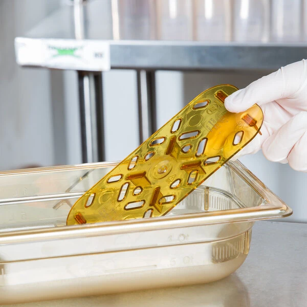 Vollrath 23400 Super Pan® 1/4 Size Amber High Heat Drain Tray