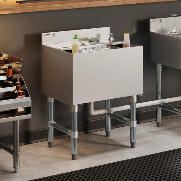 Regency 18" x 24" Underbar Ice Bin with 7 Circuit Post-Mix Cold Plate, Bottle Holders, and Sliding Lid - 51 lb.