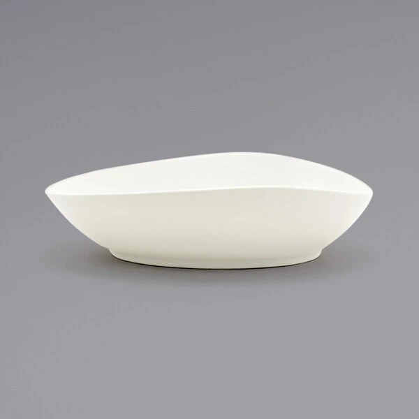 Front of the House Tides 30 oz. Semi-matte Scallop Oval Porcelain Bowl - 4/Case
