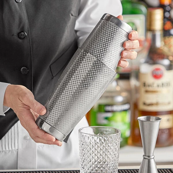 Barfly® 28 oz. & 18 oz. Stainless Steel Diamond Lattice 2-Piece Boston Cocktail Shaker M37200