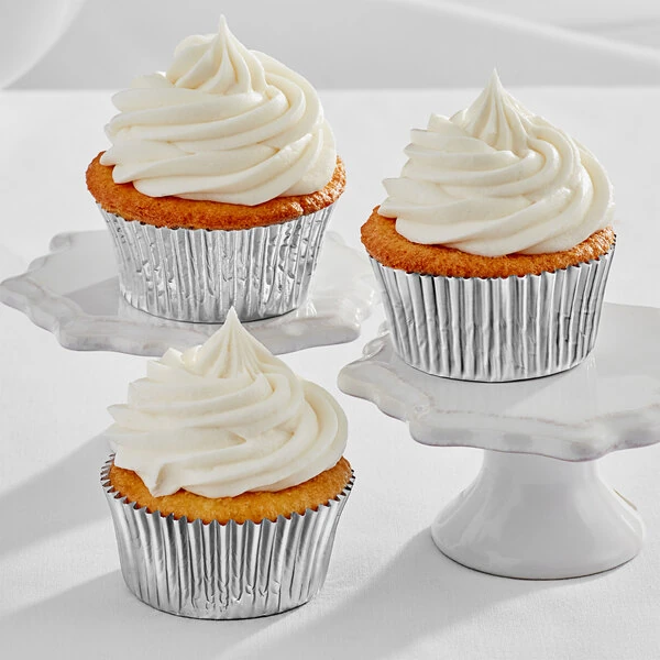Enjay 2" x 1 1/4" Silver Foil Baking Cup - 10,200/Case