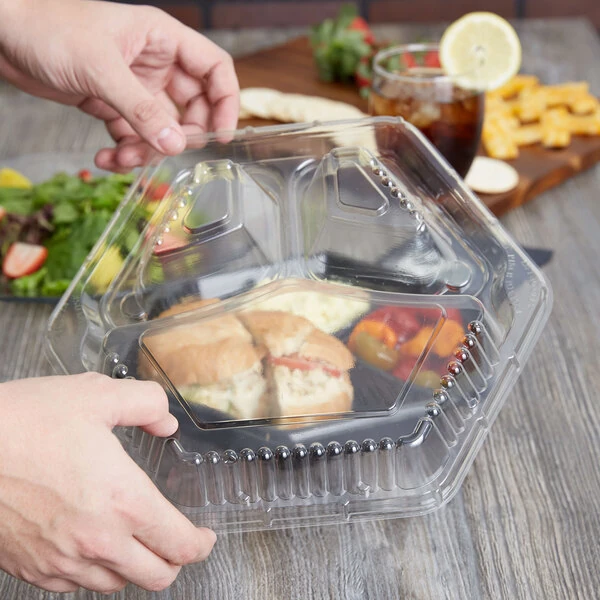Genpak 94713 Smart-Set 10" Clear Dome 3 Compartment Hexagonal Lid - 200/Case