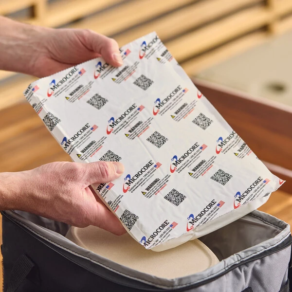 Vesture Microcore 8" x 12" x 1" Heavy-Duty Thermal Hot or Cold Pack - 40 oz.