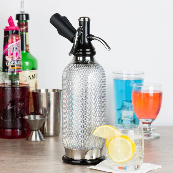 iSi 106001 Classic SodaMaker Plastic / Stainless Steel Mesh Soda Siphon - 1 Liter