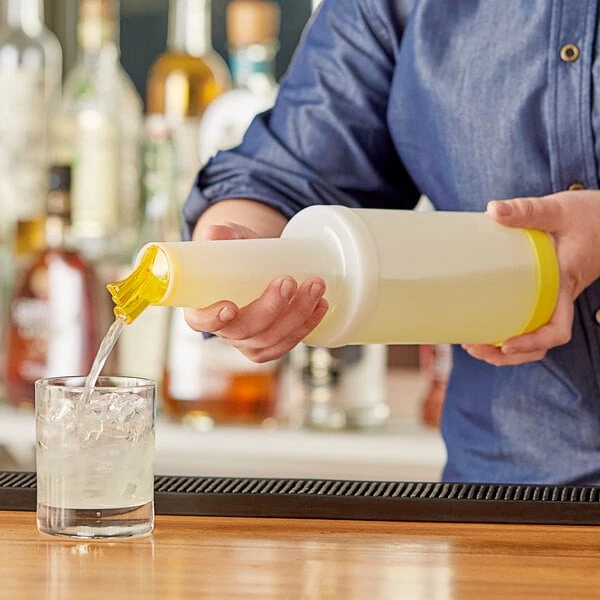 Choice 1 Qt. Pour Bottle with Yellow Spout and Cap