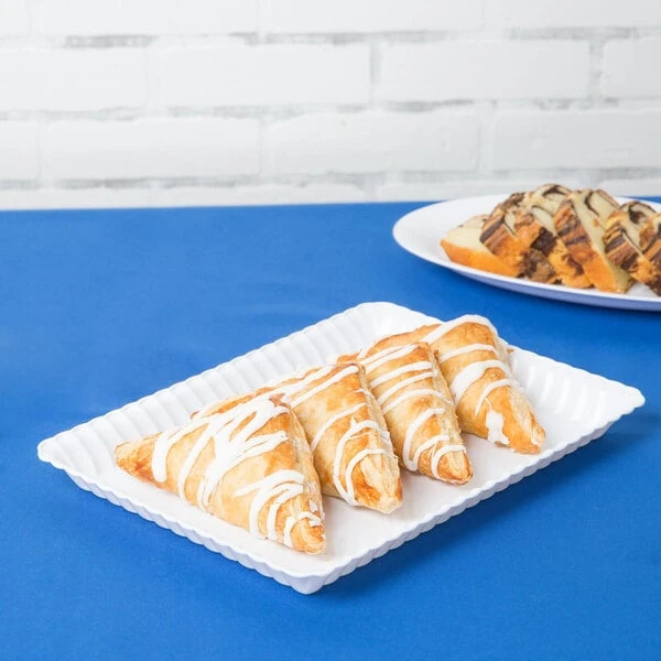 Fineline 294-WH Flairware 9" x 13" White Plastic Rectangular Tray   - 48/Case