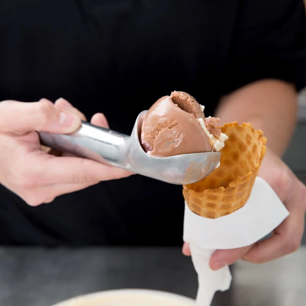 Zeroll 1012 #12 Aluminum Ice Cream Scoop / Dipper
