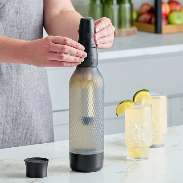 iSi Twist'N Sparkle Virtuoso 1 Liter Onyx Sparkling Beverage System 10951701