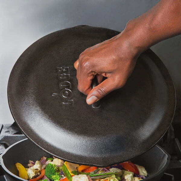 Lodge L12SC3 13 1/4 inch Pre-Seasoned Cast Iron Cover