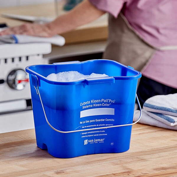 San Jamar KP196KCBL 6 Qt. Blue Cleaning Kleen-Pail Pro Buckets