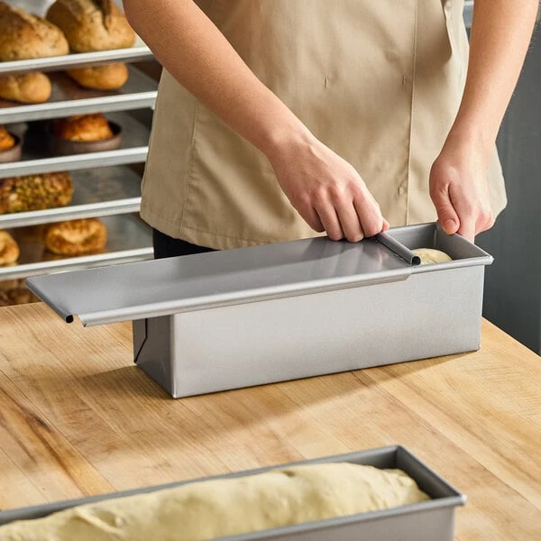 Baker's Lane 1 1/2 lb. Glazed Aluminized Steel Pullman Bread Loaf Pan with Sliding Cover - 13 inch x 4 inch x 4 inch