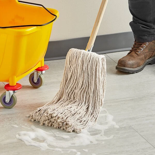 Advantage Supplies 24 oz. #32 Natural Cotton Cut-End Wet Mop Head with Screw-On Band - 12/Case