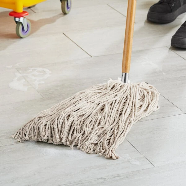 Lavex 24 oz. #32 Natural Cotton Cut End Wet Mop Head with Screw-On Band - 12/Case