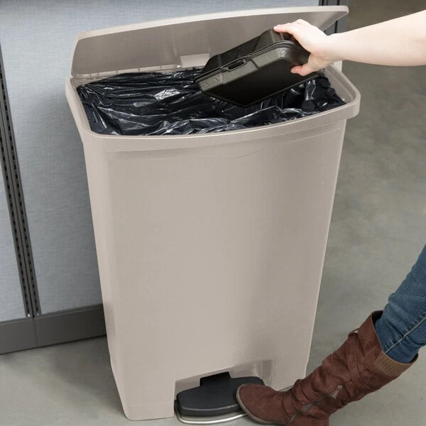 Rubbermaid® 1883552 Slim Jim Resin Beige Front Step-On Rectangular Trash Can - 96 Qt. / 24 Gallon