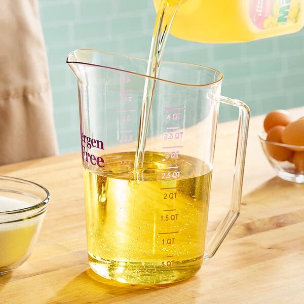 Cambro 400MCCW441 Camwear® 4 Qt. Purple Allergen-Free Polycarbonate Measuring Cup