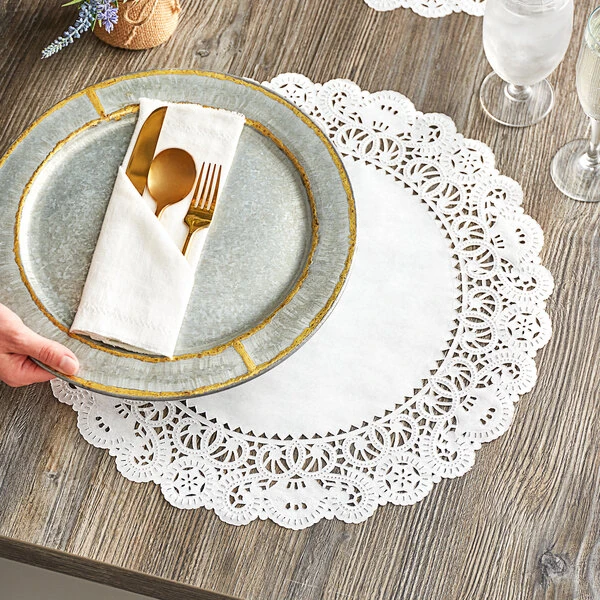 18" Normandy Lace Paper Doily - 250/Pack