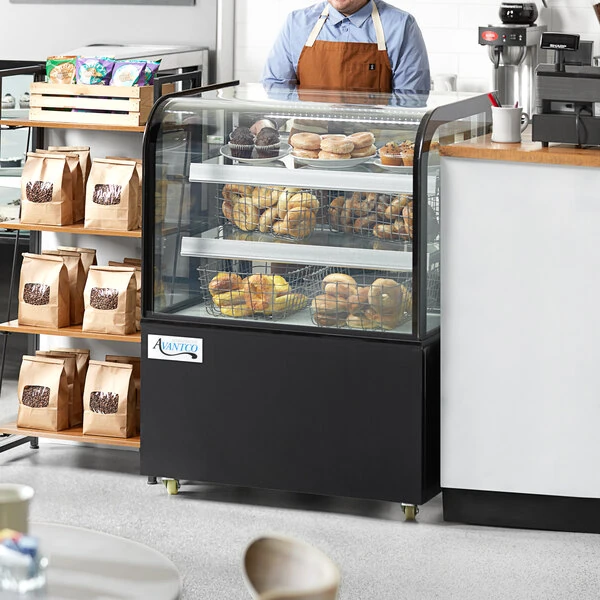 Avantco BCD-36 36" Curved Glass Black Dry Bakery Display Case