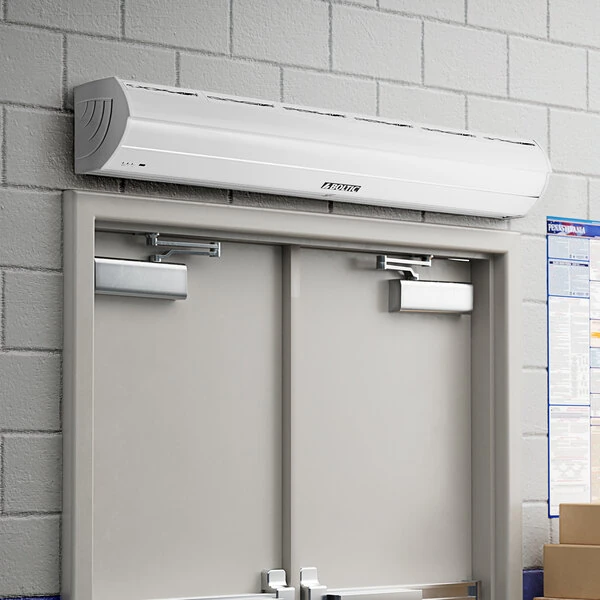 Boltic 72" White Aluminum Air Curtain with Remote Magnetic Door Switch