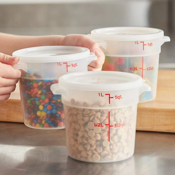 Choice 1 Qt. Translucent Round Polypropylene Food Storage Container with Lid - 12/Case