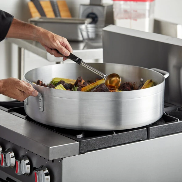 Choice 28 Qt. Standard Weight Aluminum Brazier with Cover