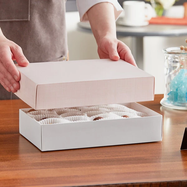 Simplex 9 3/8" x 6" x 2" 2-Piece 2 lb. Pink Linen Candy Box - 250/Case