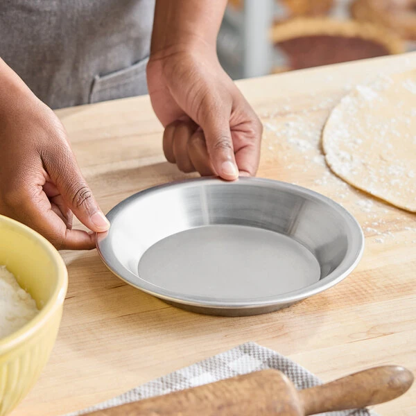 American Metalcraft 801 7 inch x 1 1/8 inch 18 Gauge Aluminum Pie Pan