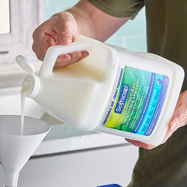 Softsoap CPC61036483CT 1 Gallon Aloe Vera Fresh Scent Liquid Hand Soap Refill - 4/Case