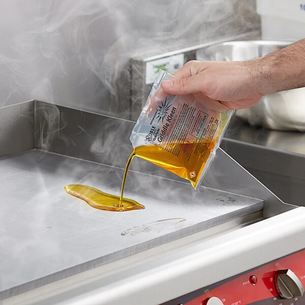 Noble QuikPacks Griddle Kleen 3 oz. Ready-to-Use Liquid Grill / Griddle Cleaner Packet - 40/Case