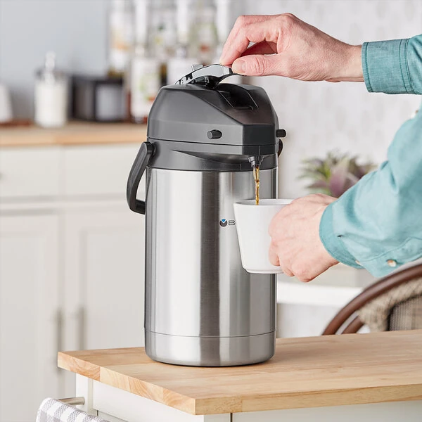 Bunn 2.5 Liter Stainless Steel Lined Lever Action Airpot 32125.0000